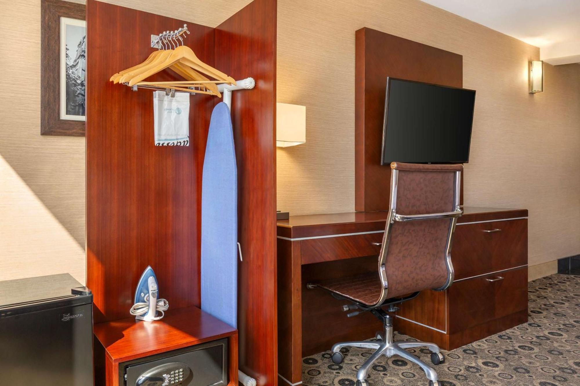 Radisson Hotel Southfield-Detroit Esterno foto